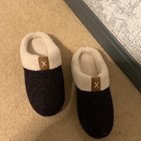 Amazon slippers - Picture 2 of 2